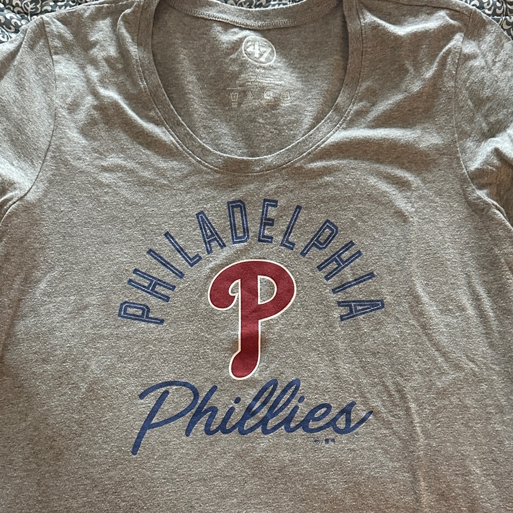 Philadelphia Phillies Gray Logo Tee